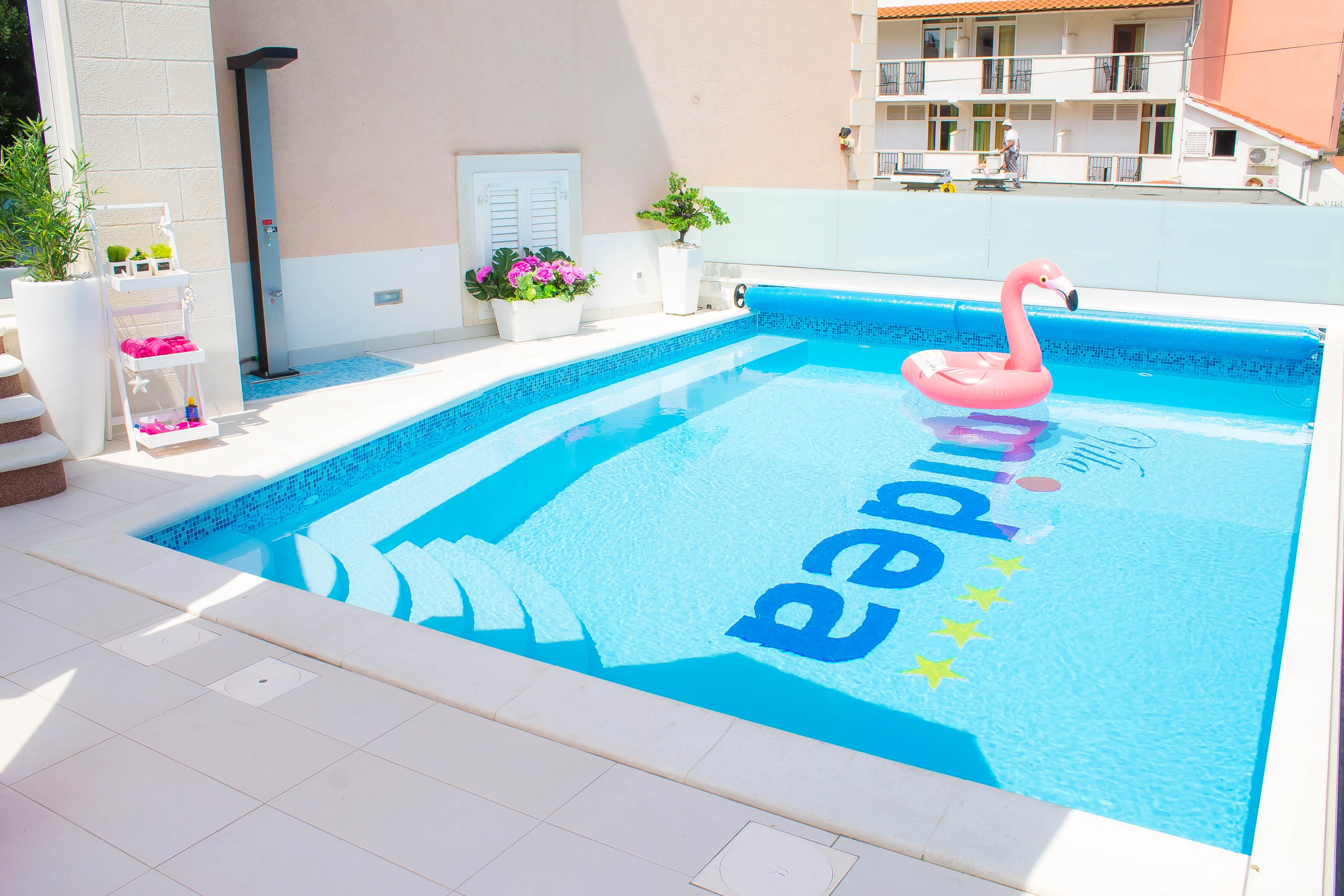 Villa Midea ซูเปตาร์ ภายนอก รูปภาพ