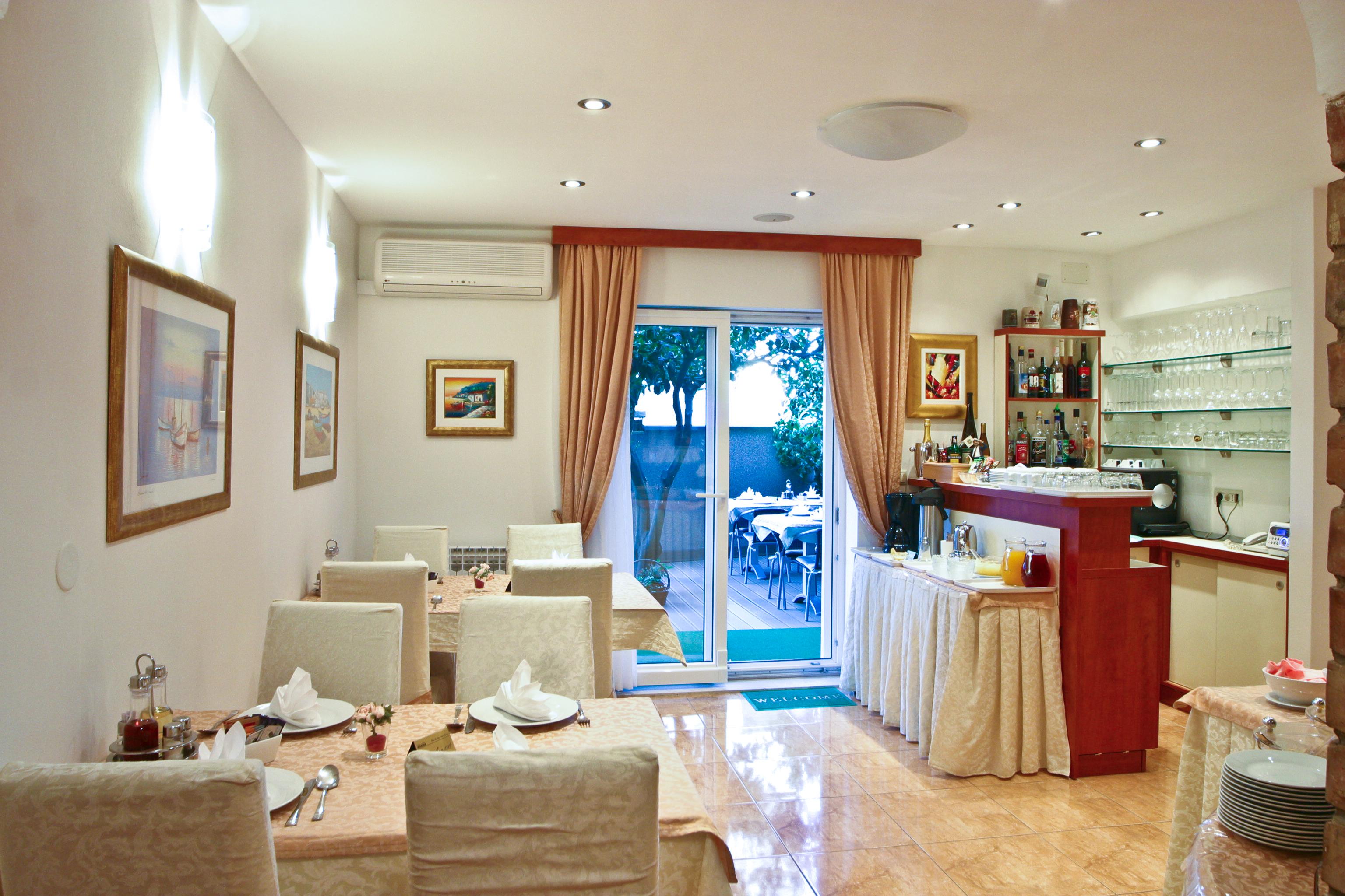 Villa Midea ซูเปตาร์ ภายนอก รูปภาพ