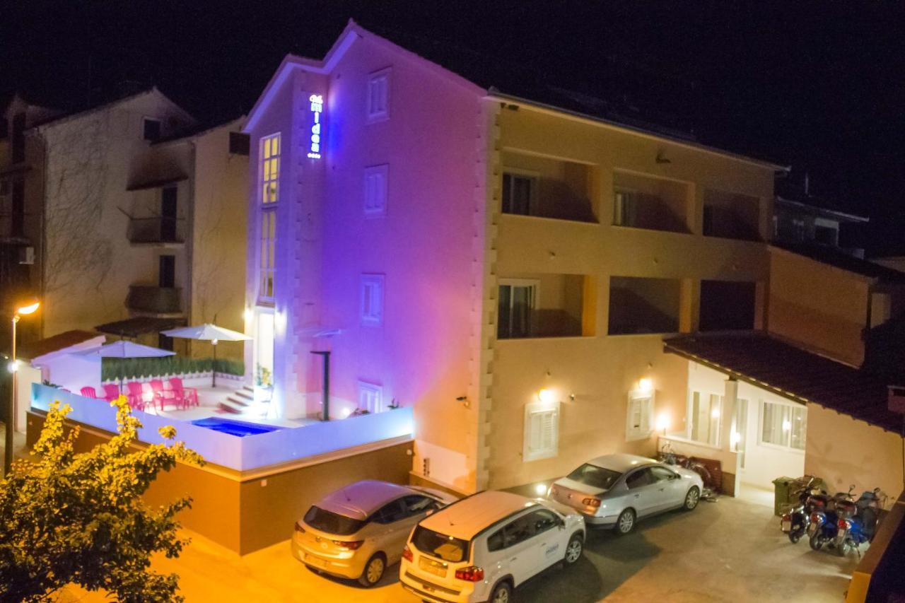 Villa Midea ซูเปตาร์ ภายนอก รูปภาพ